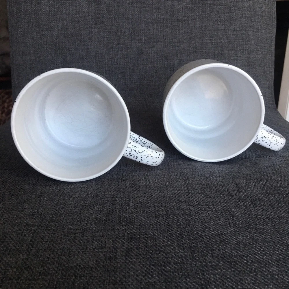 Set of 2 Coffee Mugs White Black 15 oz